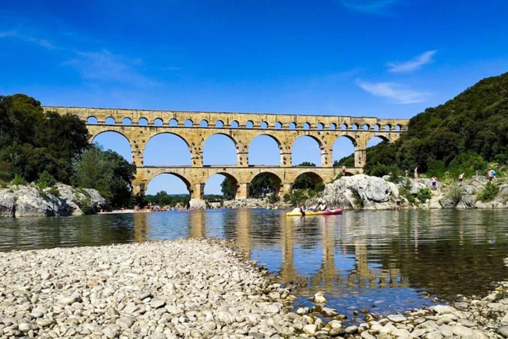 Insolite Studio -La Tour Des Templiers- Montfrin 외부 사진